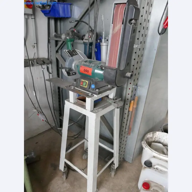 Maschinen zur Herstellung von Wohnraummöbeln-2