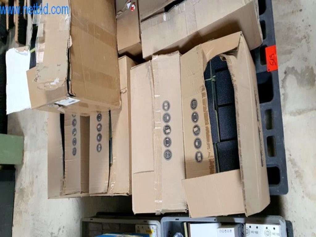 Maschinen zur Herstellung von Wohnraummöbeln-3