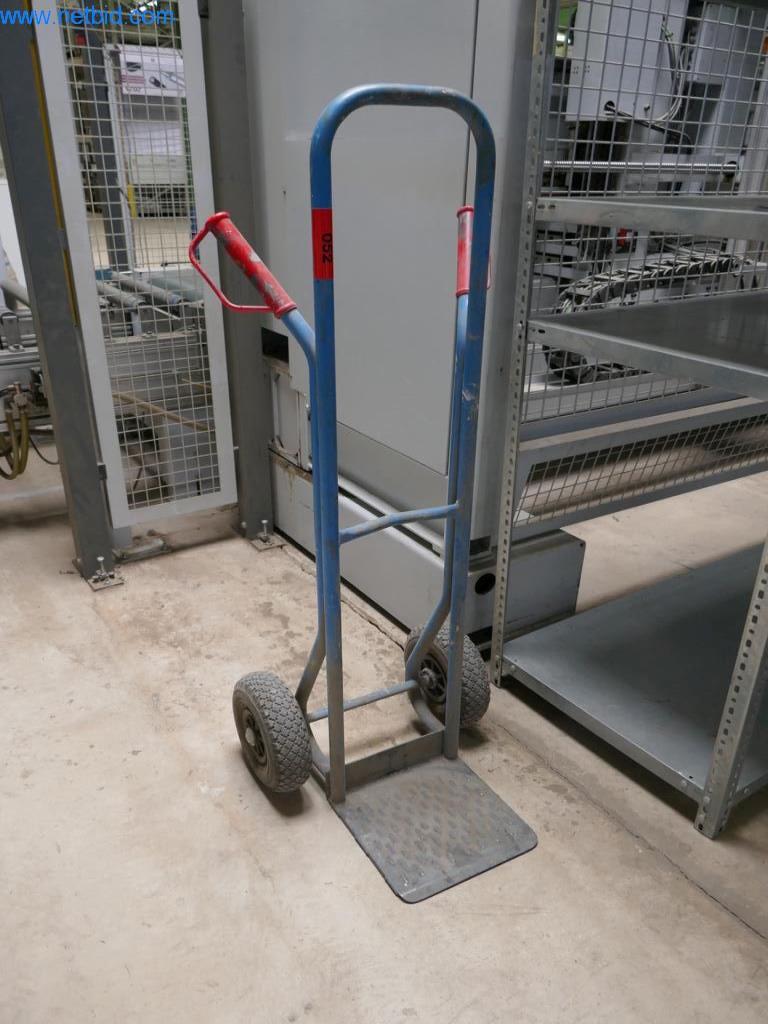 Machines pour la fabrication de meubles d'intérieur-1