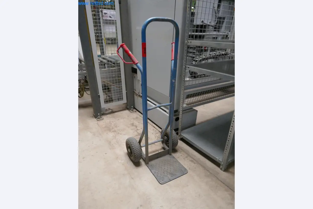 Stroje na výrobu obývacího nábytku-1