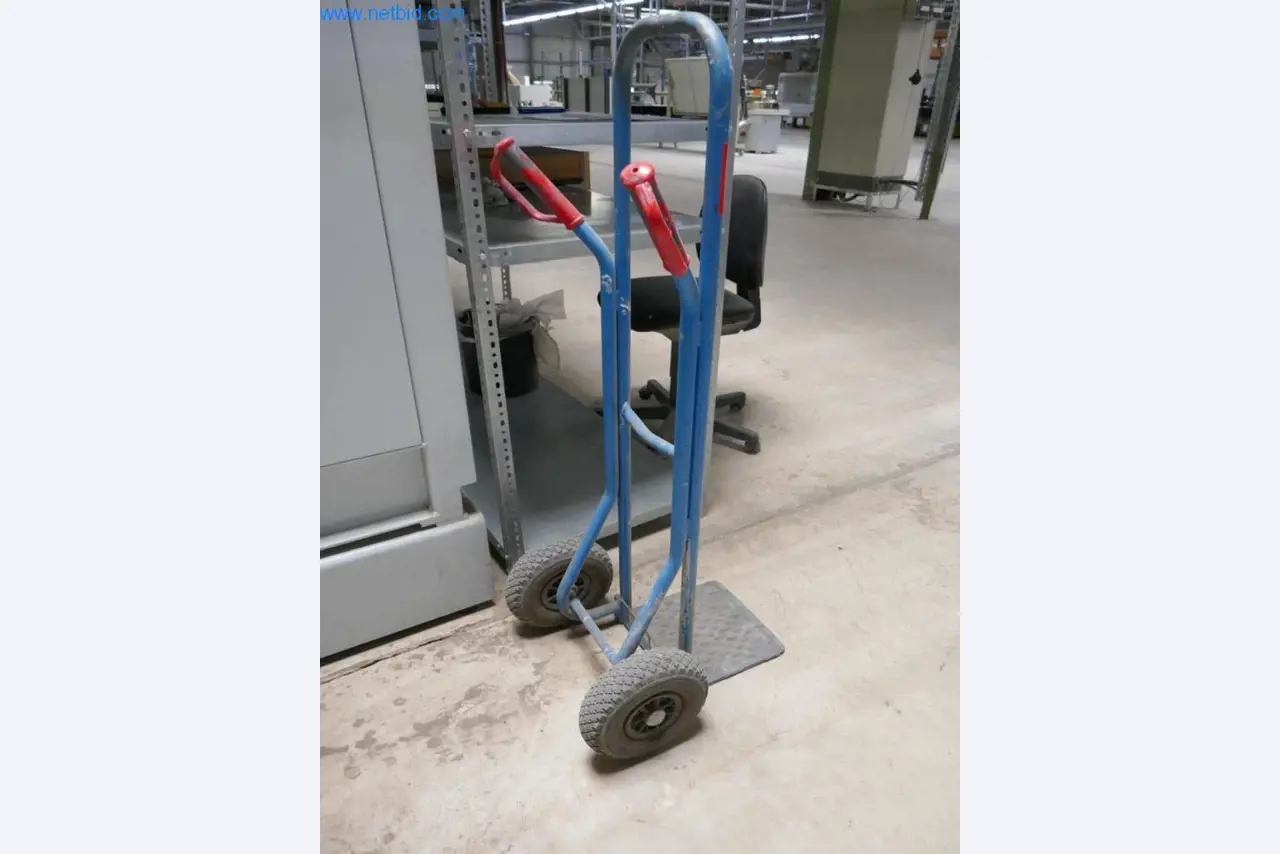 Stroje na výrobu obývacího nábytku-3