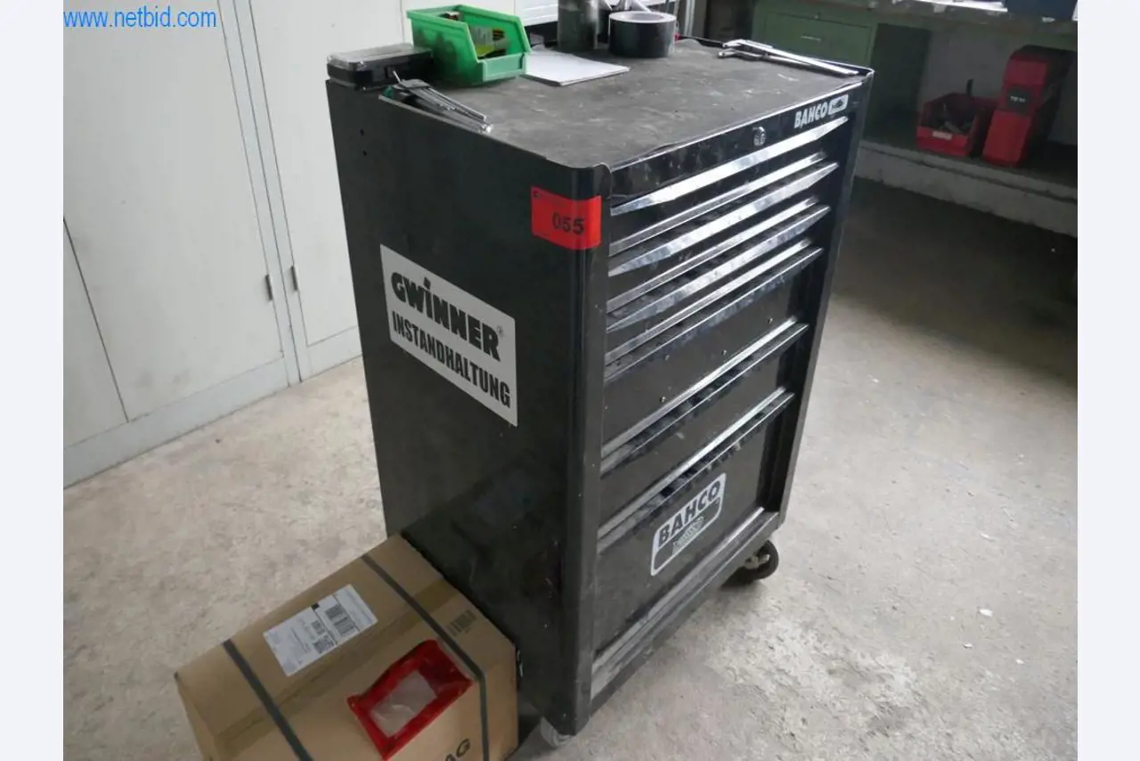 Stroje na výrobu obývacího nábytku-1