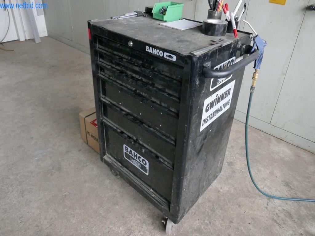 Maschinen zur Herstellung von Wohnraummöbeln-3