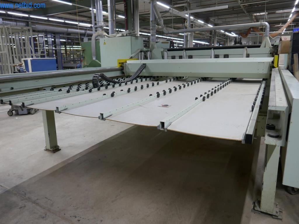 Maschinen zur Herstellung von Wohnraummöbeln-5