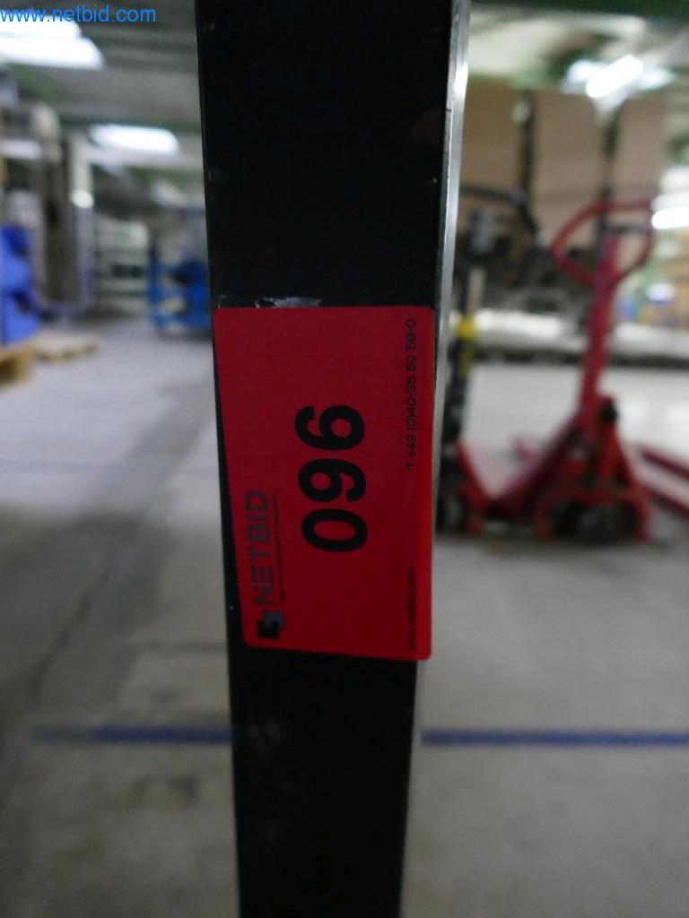 Stroje na výrobu obývacího nábytku-3