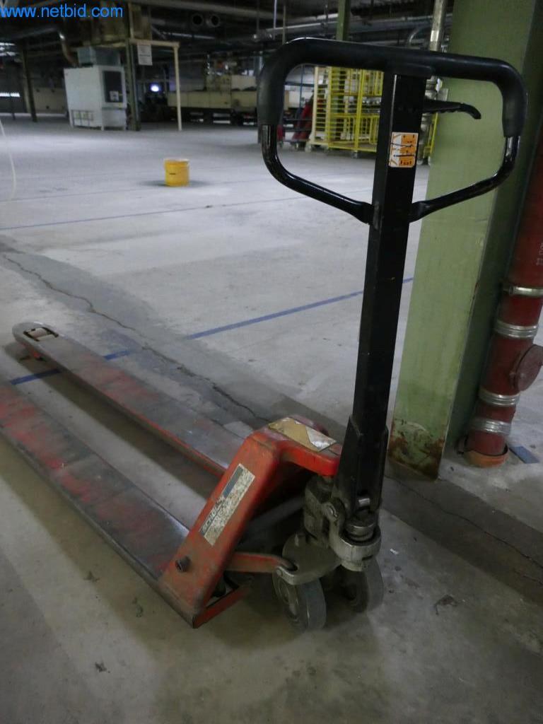 Stroje na výrobu obývacího nábytku-4