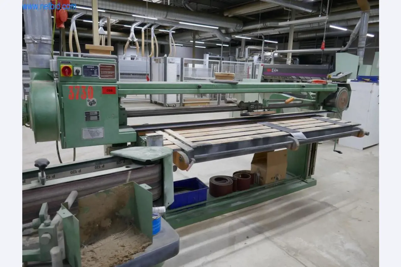 Máquinas para a produção de mobiliário para salas de estar-2