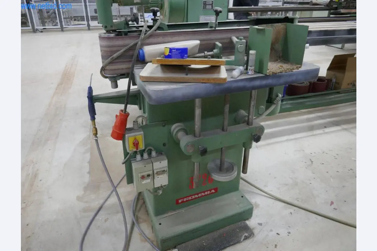 Máquinas para a produção de mobiliário para salas de estar-1