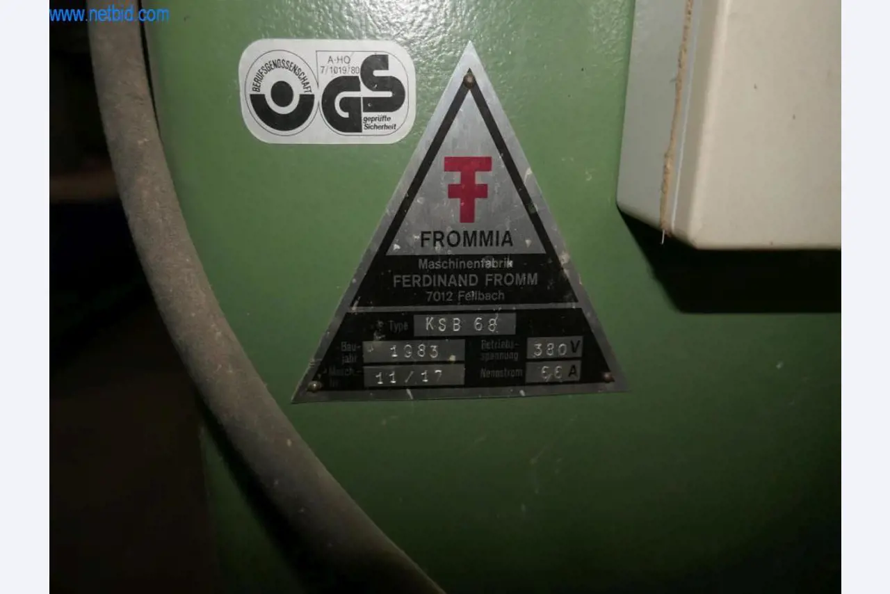 Máquinas para a produção de mobiliário para salas de estar-2