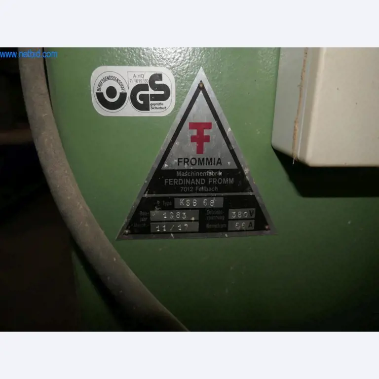 Máquinas para a produção de mobiliário para salas de estar-2