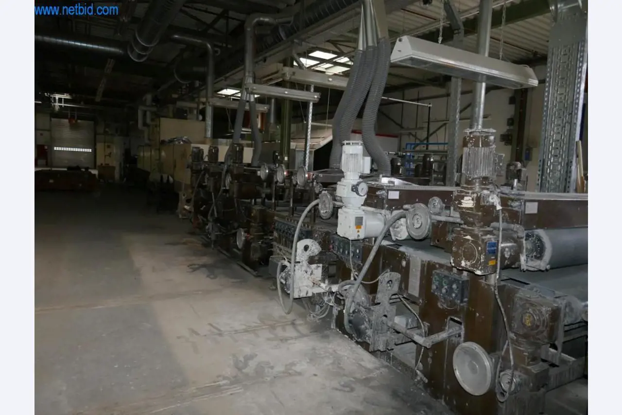 Máquinas para a produção de mobiliário para salas de estar-3