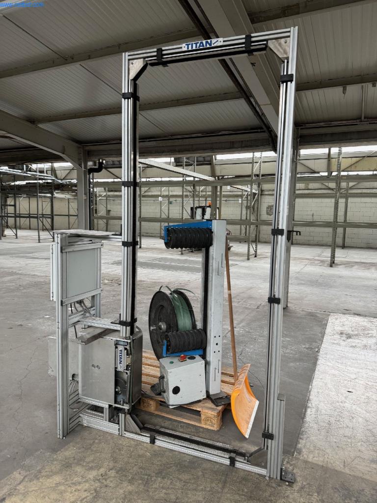 Machines pour la fabrication de meubles d'intérieur-1