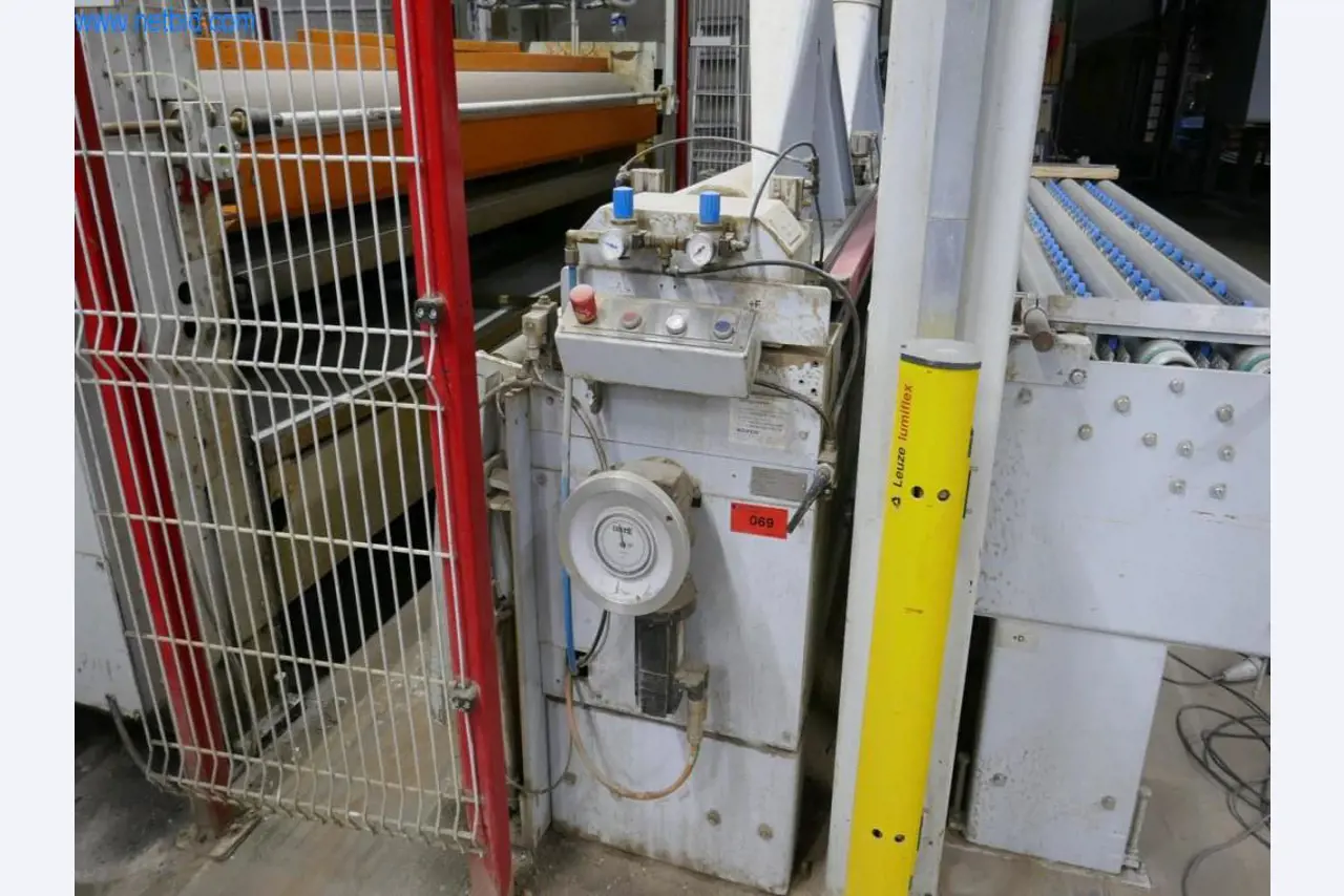 Máquinas para a produção de mobiliário para salas de estar-6