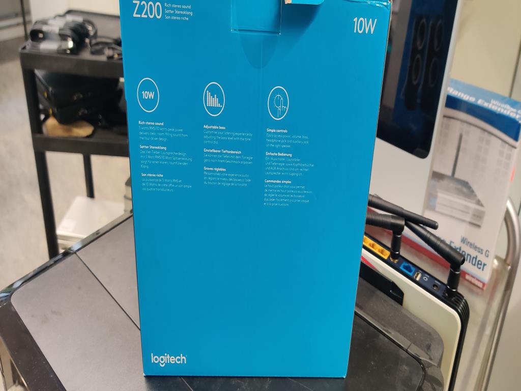 Diversos equipos informáticos para una escuela de formación profesional-4