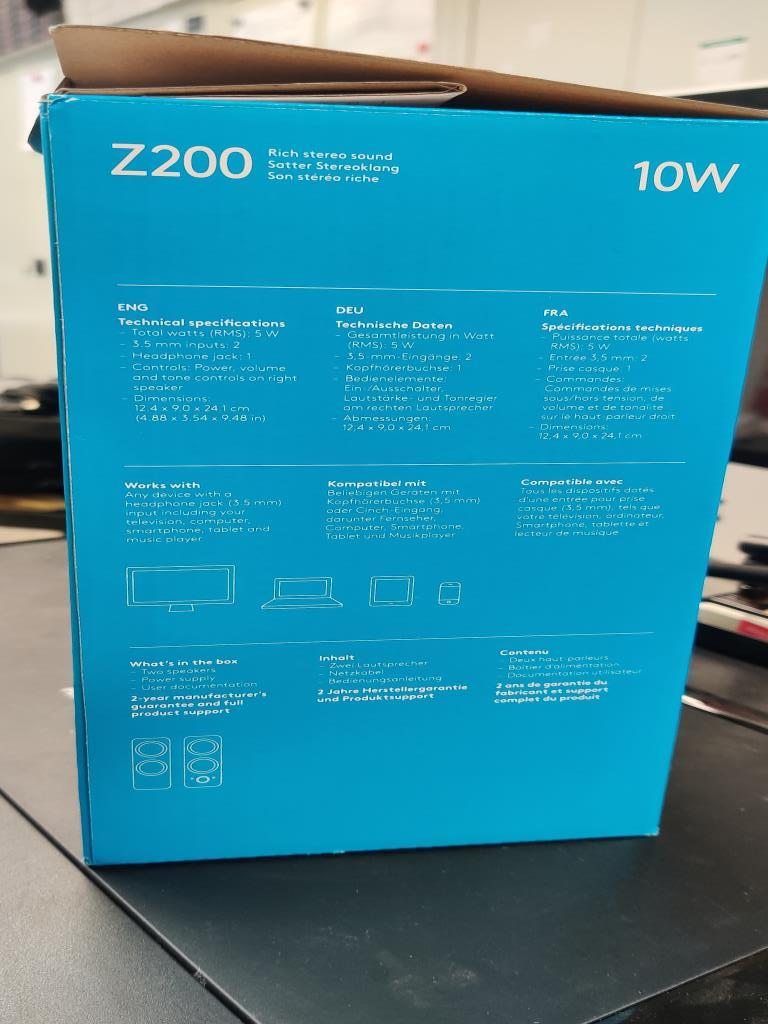 Diversos equipos informáticos para una escuela de formación profesional-5