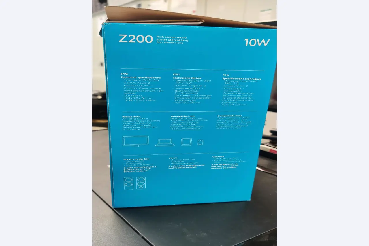 Diversos equipos informáticos para una escuela de formación profesional-5