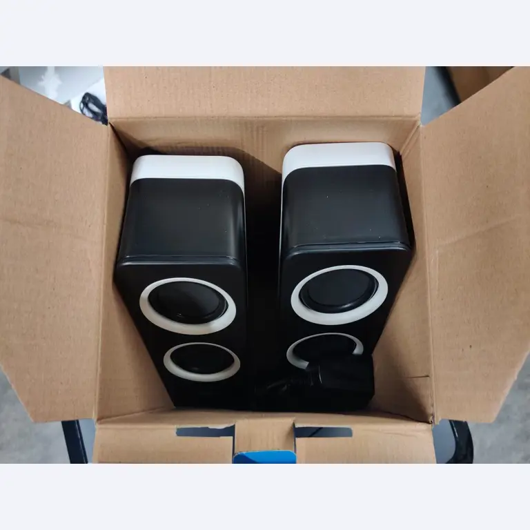 Diversos equipos informáticos para una escuela de formación profesional-6