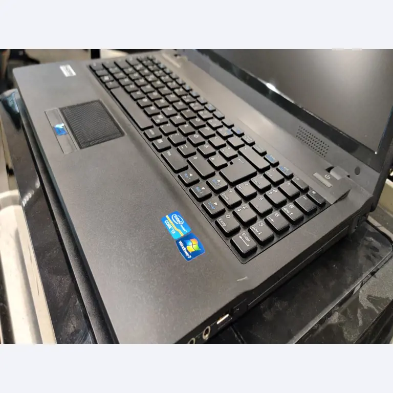 Diverse IT-apparatuur voor een beroepsschool-1