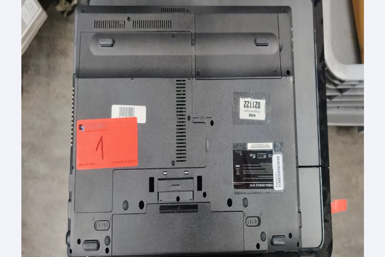 Diverse IT-apparatuur voor een beroepsschool-2