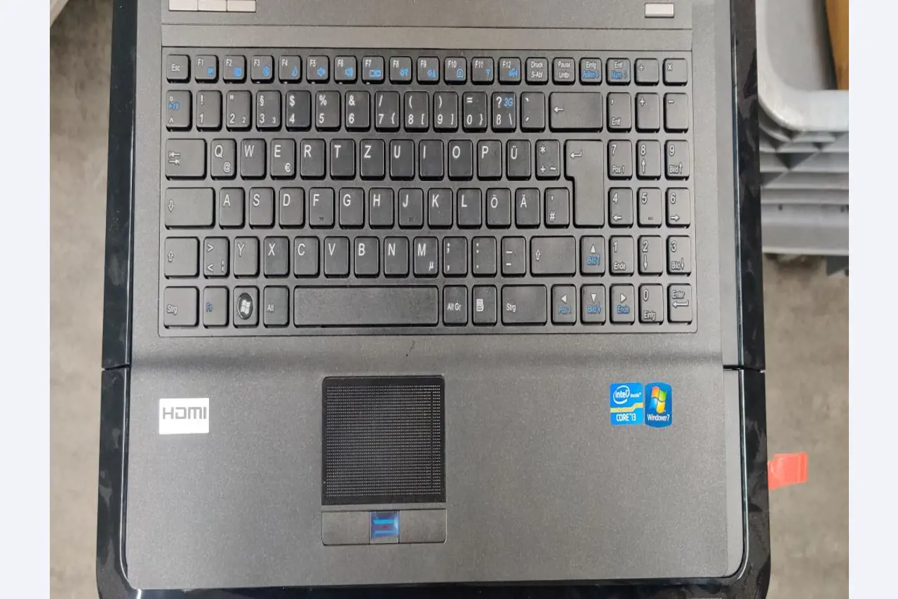 Diverse IT-apparatuur voor een beroepsschool-8