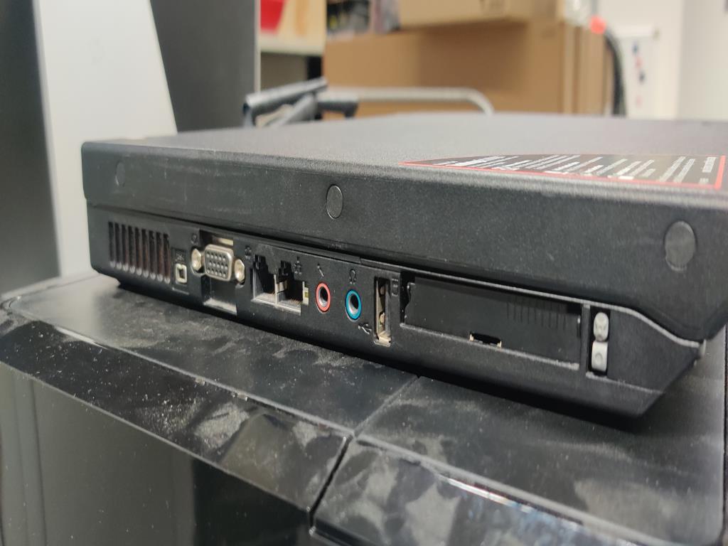 Diversos equipos informáticos para una escuela de formación profesional-6