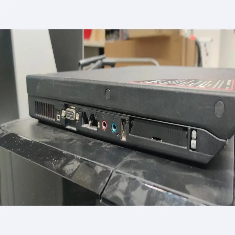 Diversos equipos informáticos para una escuela de formación profesional-6