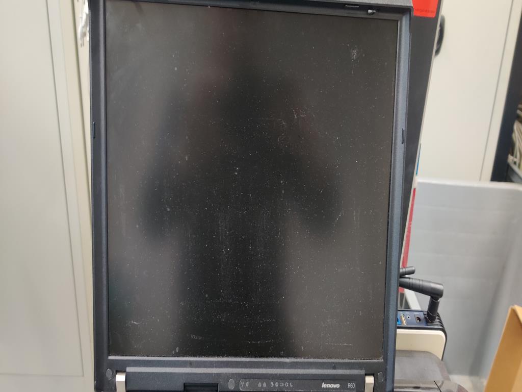 Diversos equipos informáticos para una escuela de formación profesional-10