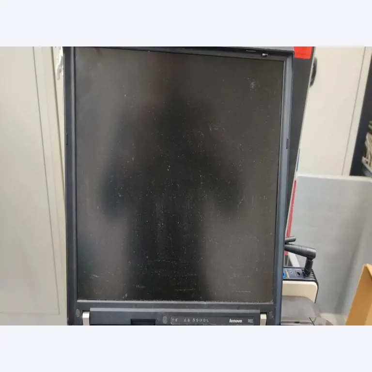 Diversos equipos informáticos para una escuela de formación profesional-10