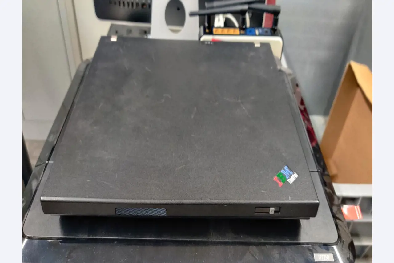 Diverse IT-apparatuur voor een beroepsschool-4