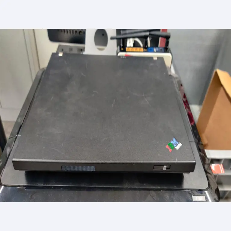 Diverse IT-apparatuur voor een beroepsschool-4