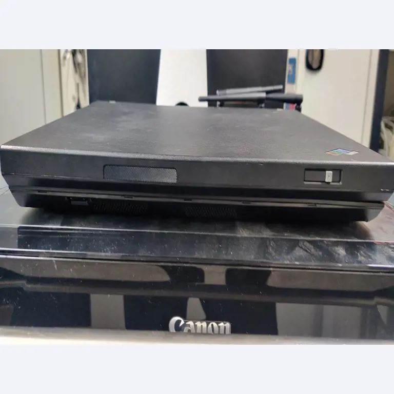 Diverse IT-apparatuur voor een beroepsschool-5