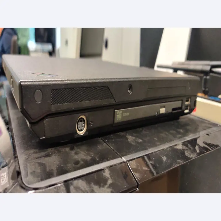 Diverse IT-apparatuur voor een beroepsschool-7