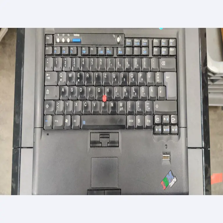 Diverse IT-apparatuur voor een beroepsschool-8