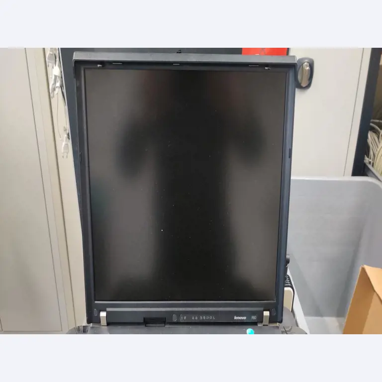 Diverse IT-apparatuur voor een beroepsschool-1