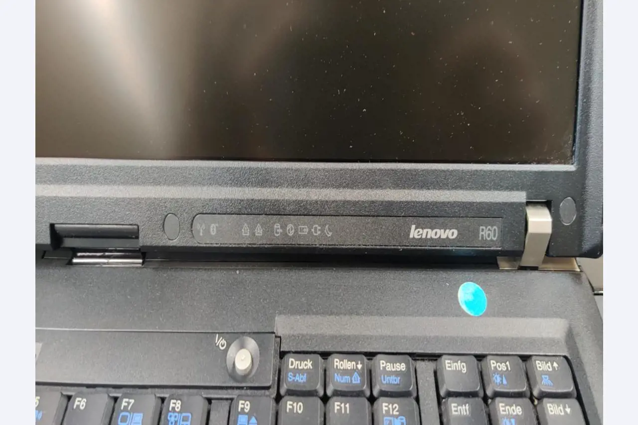 Diverse IT-apparatuur voor een beroepsschool-9