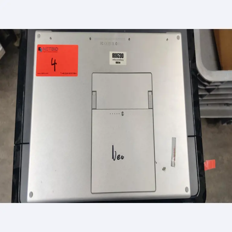 Diversos equipos informáticos para una escuela de formación profesional-3