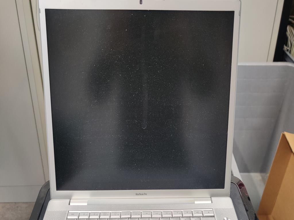 Diversos equipos informáticos para una escuela de formación profesional-5