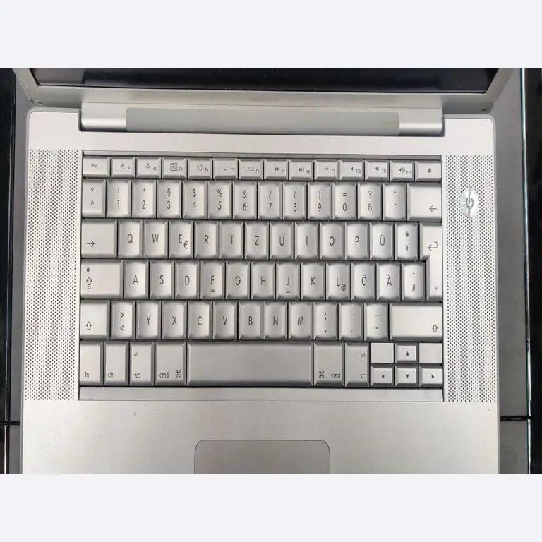 Diversos equipos informáticos para una escuela de formación profesional-7