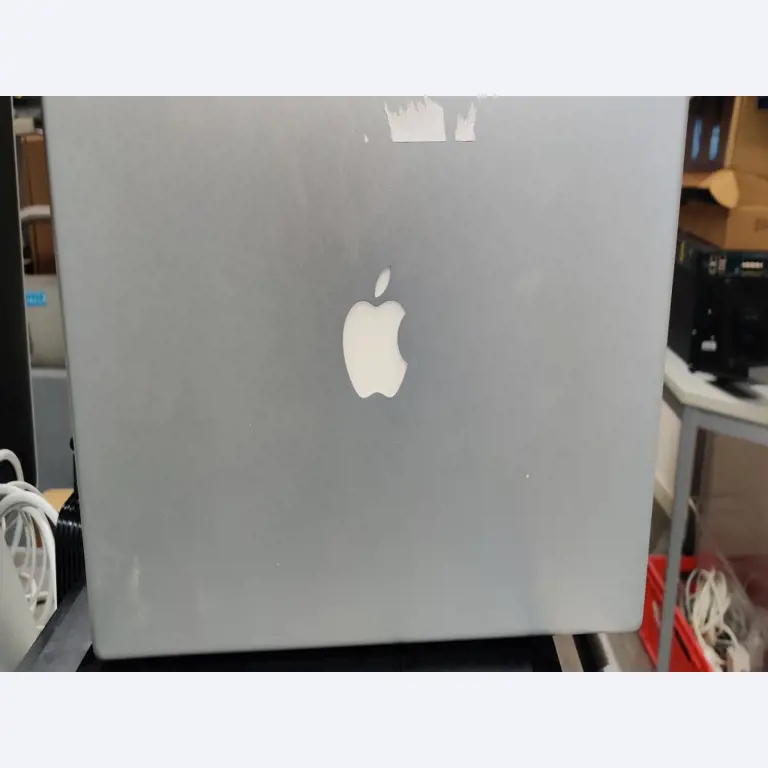 Diversos equipos informáticos para una escuela de formación profesional-9