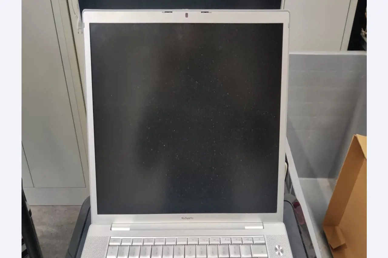 Diverse IT-apparatuur voor een beroepsschool-4