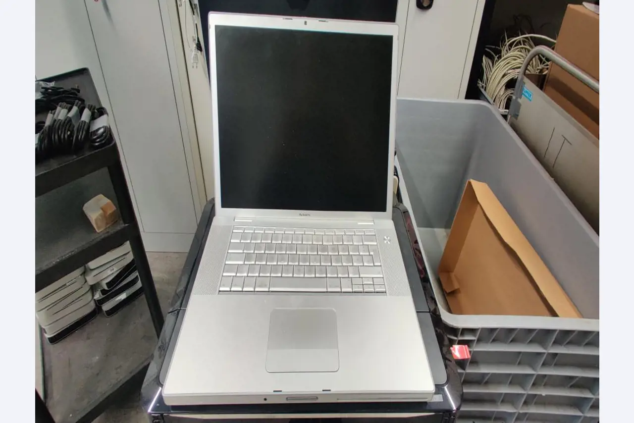 Diverse IT-apparatuur voor een beroepsschool-5