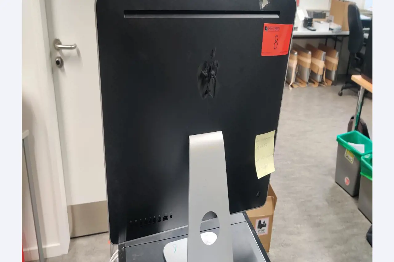 Diversos equipos informáticos para una escuela de formación profesional-5