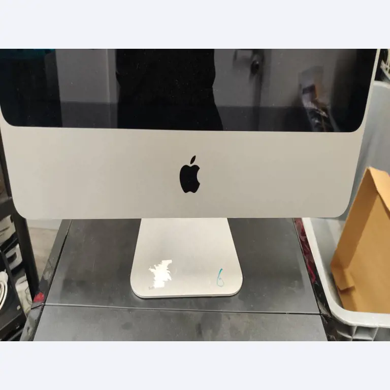 Diversos equipos informáticos para una escuela de formación profesional-7