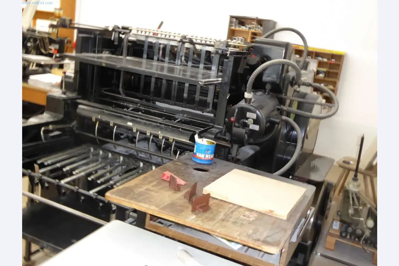 Machines en apparatuur in een drukkerij-15