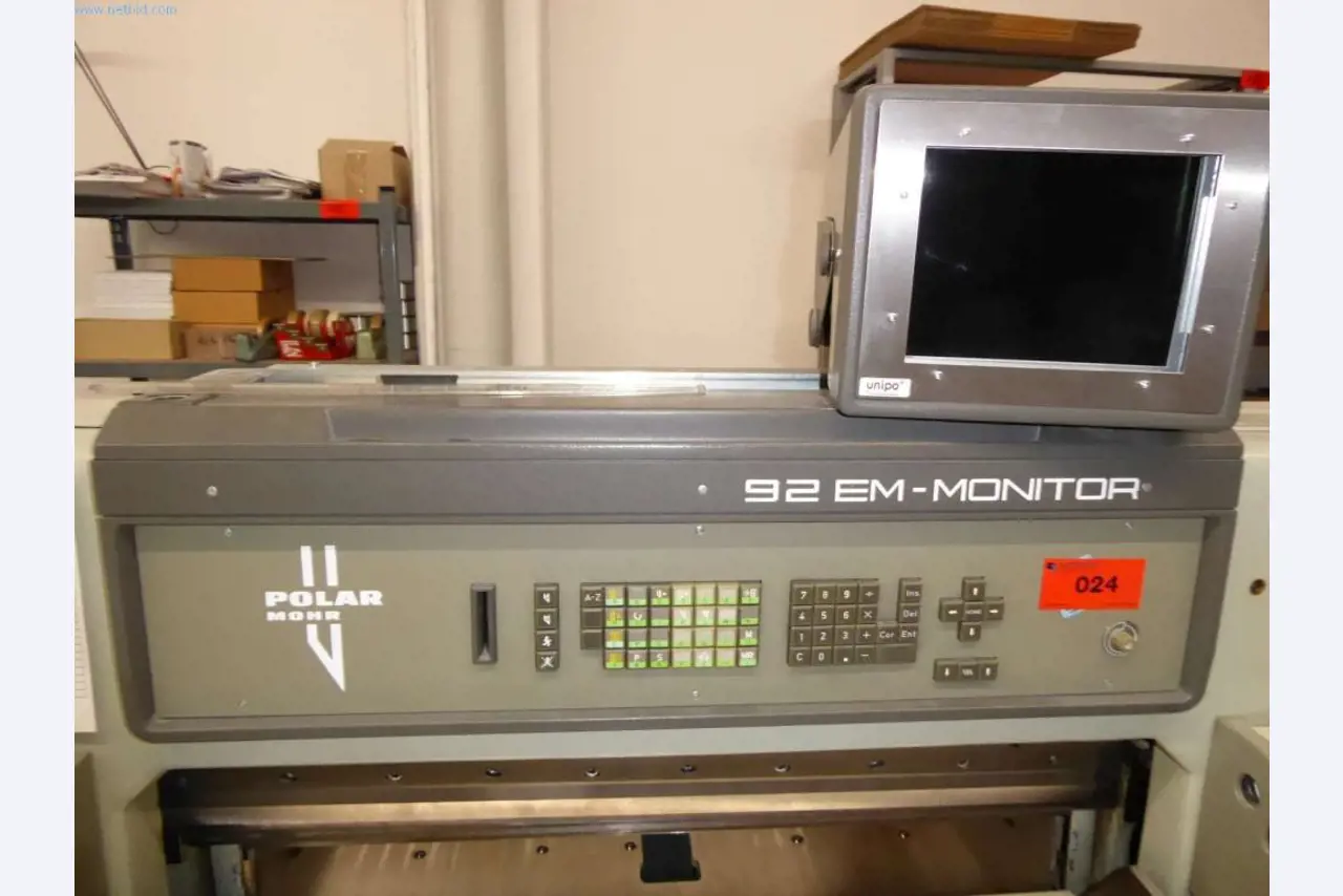 Stroje a zařízení v tiskárně-10