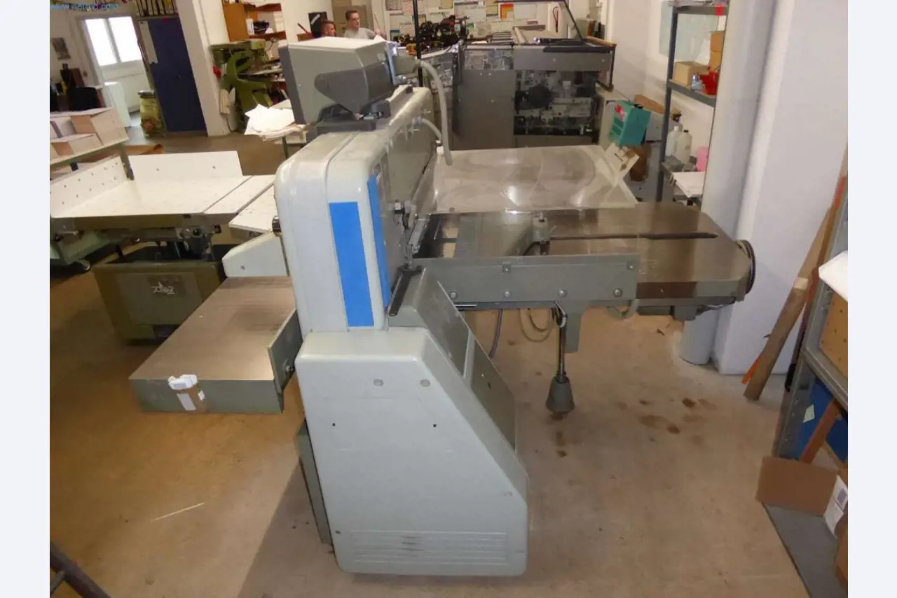 Stroje a zařízení v tiskárně-13