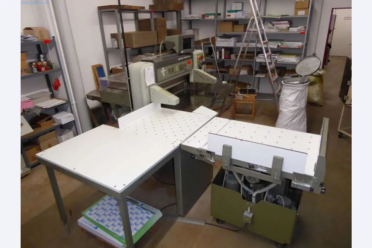 Stroje a zařízení v tiskárně-15