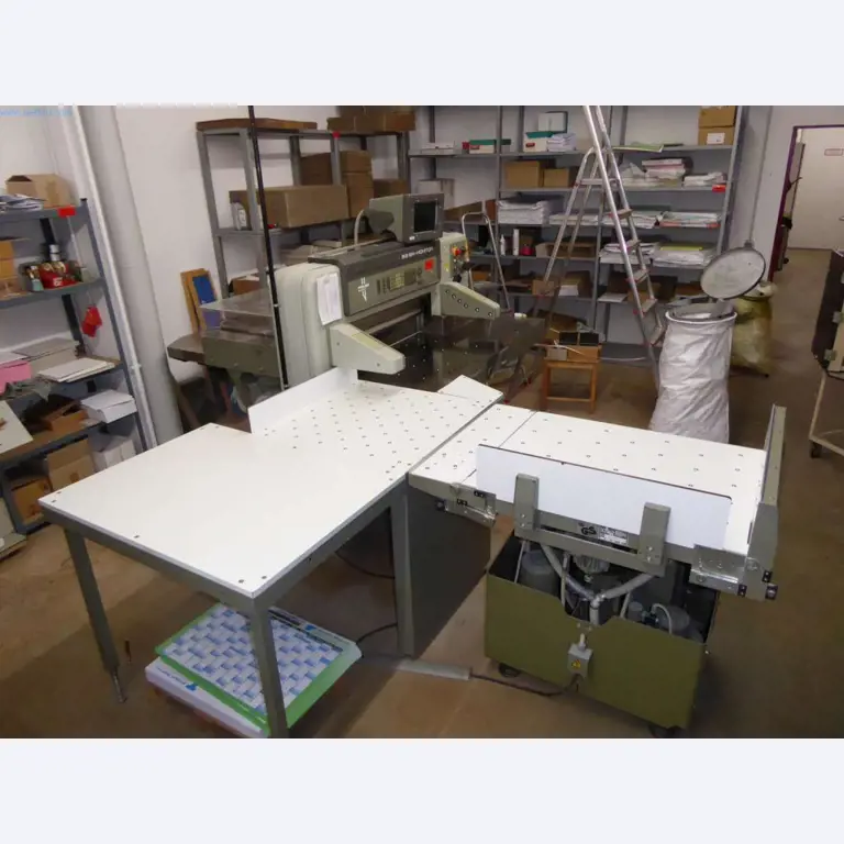 Stroje a zařízení v tiskárně-15