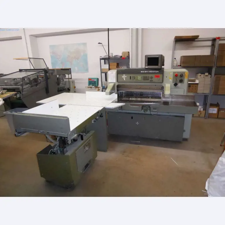 Stroje a zařízení v tiskárně-6