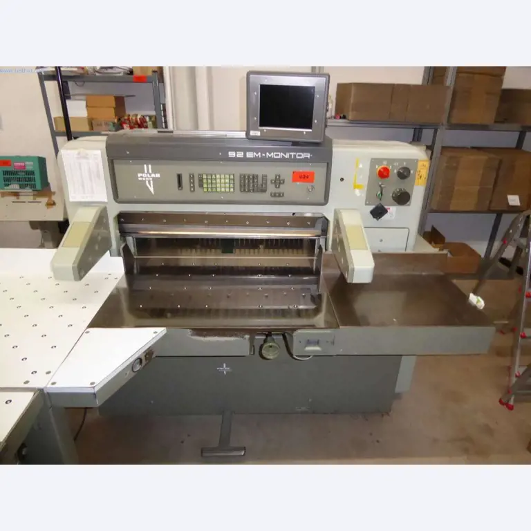 Stroje a zařízení v tiskárně-8